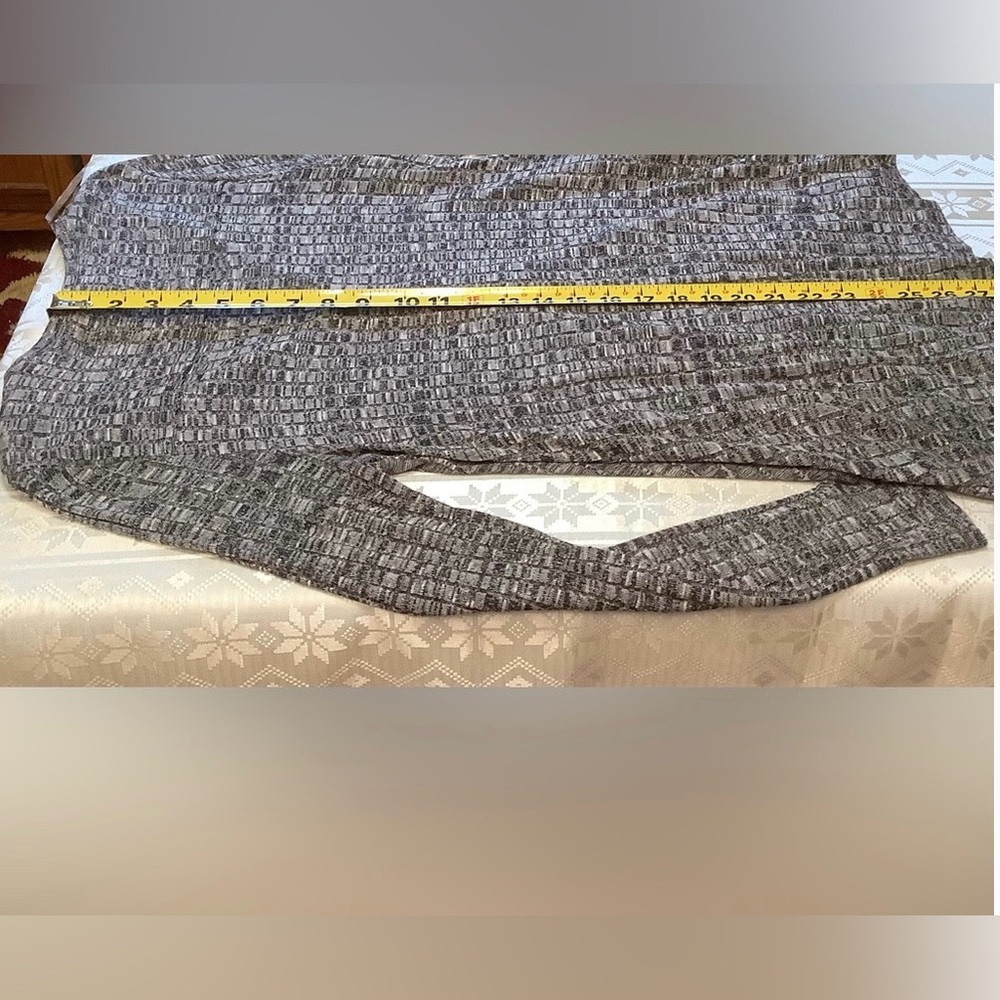 Line Up Top Women’s Size Small Knit Cross Over Grey - Picture 6 of 14